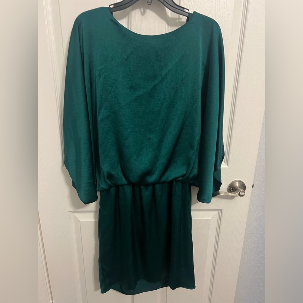 Trina Turk's Manhattan Hammered Satin dress - NWT - Size M